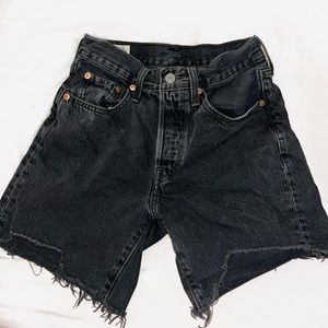 2023 Levis Premium  501 Mid Thigh Short